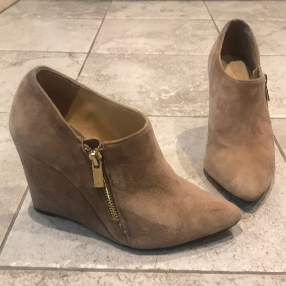 Jessica Simpson Shoes - Jessica Simpson Tan Ankle Booties sz 6
